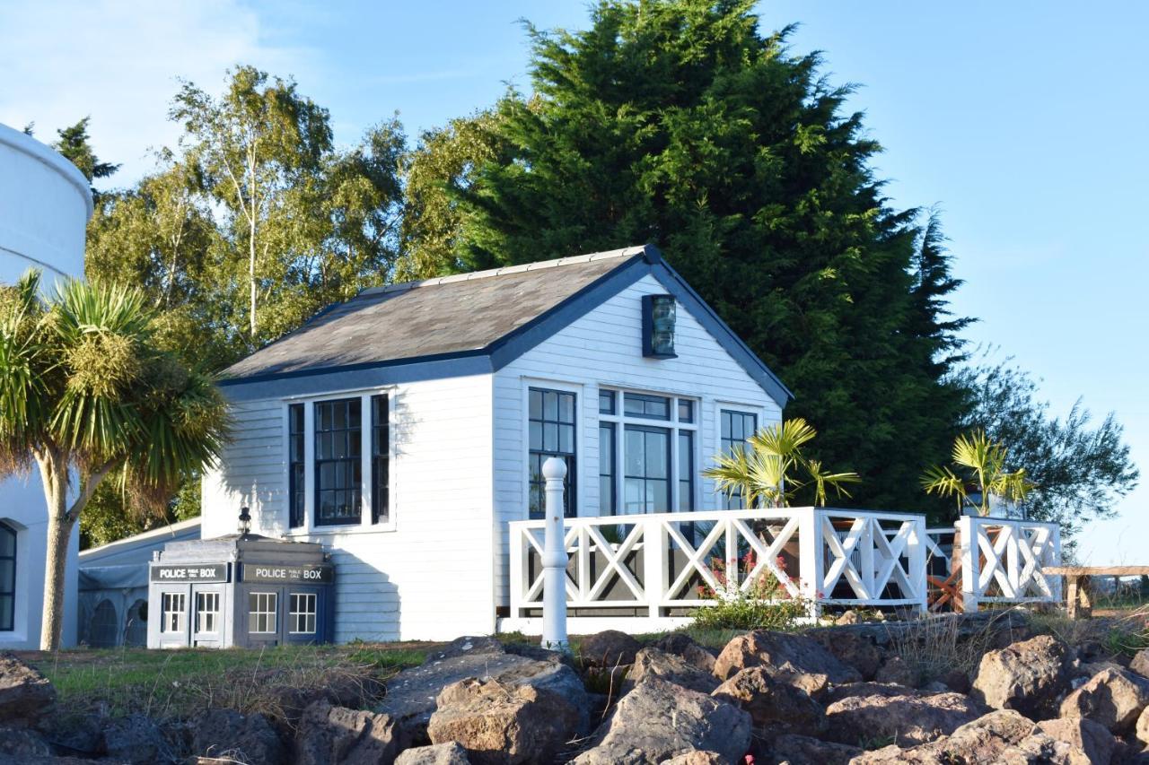 The West Usk Lighthouse Lightkeepers Lodge Нюпорт Екстериор снимка