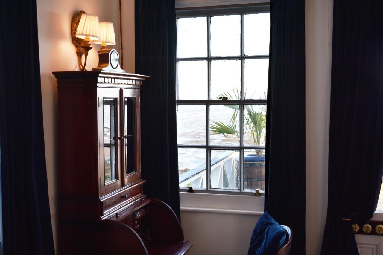 The West Usk Lighthouse Lightkeepers Lodge Нюпорт Екстериор снимка